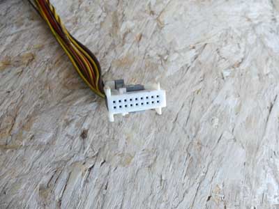 Mercedes White Gray 18 Pole 13 Wire Connector 00054544302